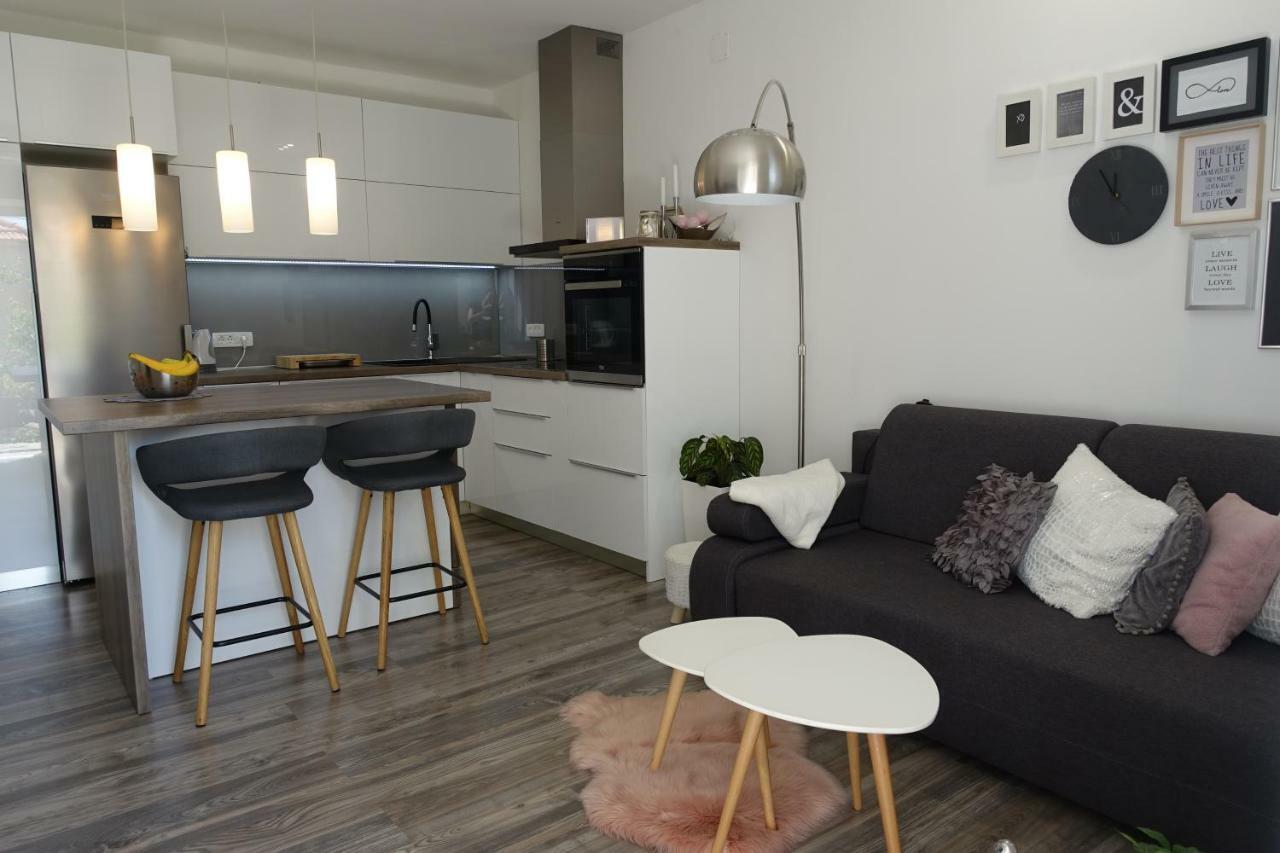 Apartman Maja Bol Zewnętrze zdjęcie