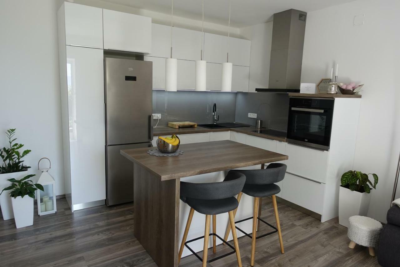 Apartman Maja Bol Zewnętrze zdjęcie