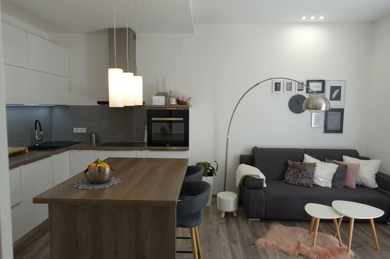 Apartman Maja Bol Zewnętrze zdjęcie